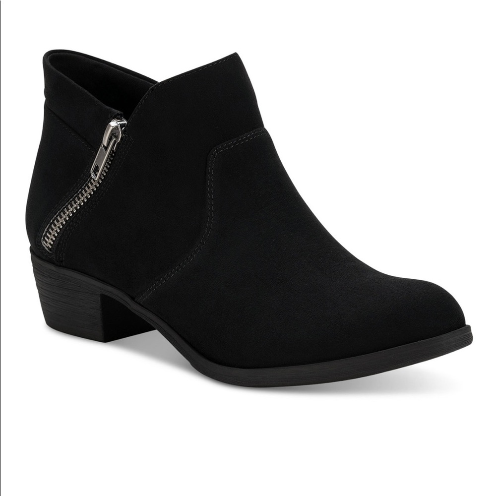 ✨FINAL PRICE✨AMERICAN RAG ZIP BOOTIES IN BLACK SUEDE AND SIZE 6